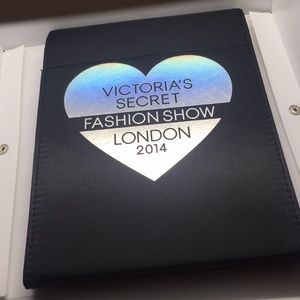 🎉 Awesome Victoria Secret fashion show mirror